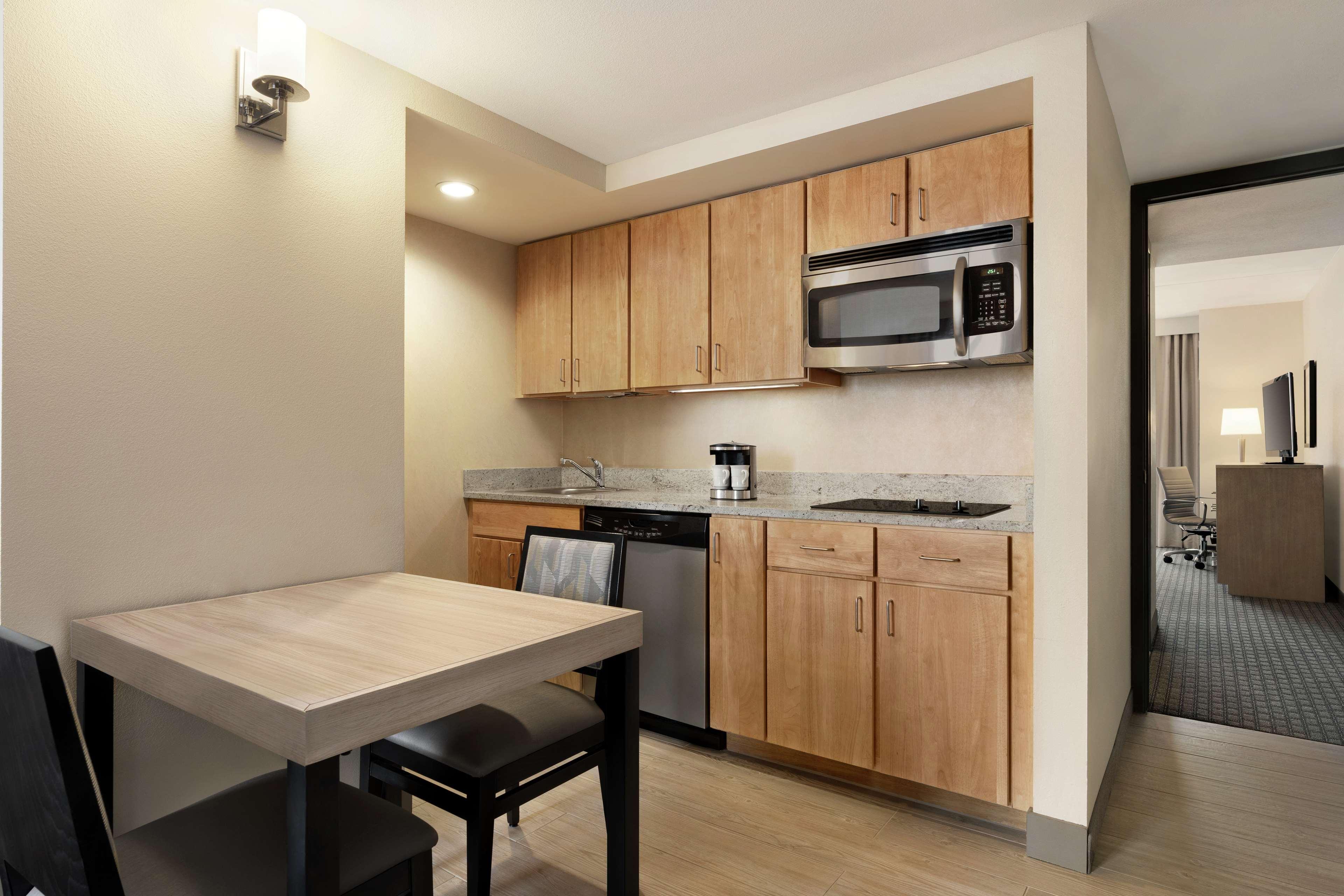 Homewood Suites University City Филадельфия Экстерьер фото